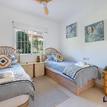 Casa Solvara - Multiple Pools 5min Access Apartamento *